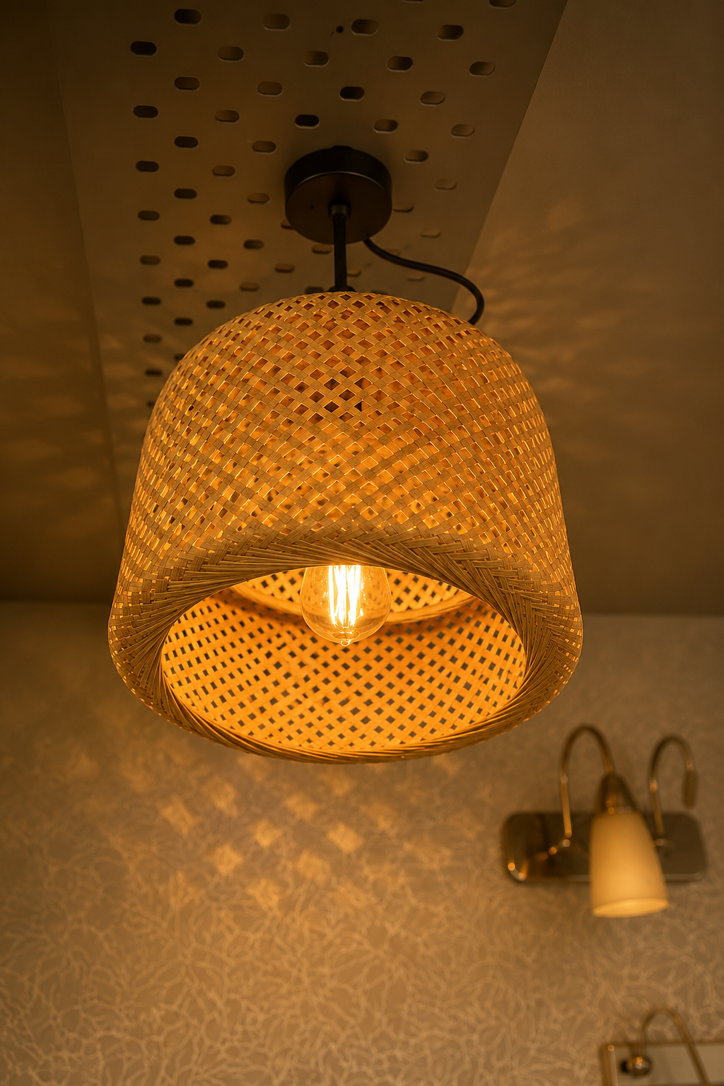 Handwoven Bamboo Dome Pendant lamp - Artisan Ceiling Light